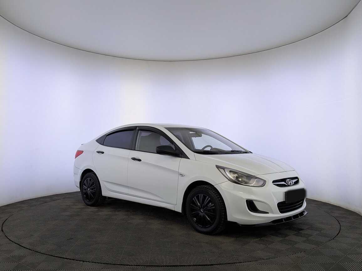 Hyundai Solaris б/у, 2013, Механическая. Фото: #2