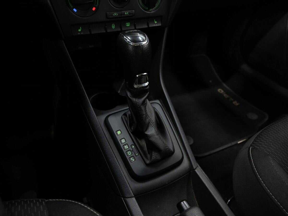 Skoda Rapid б/у, 2015, Автоматическая. Фото: #18