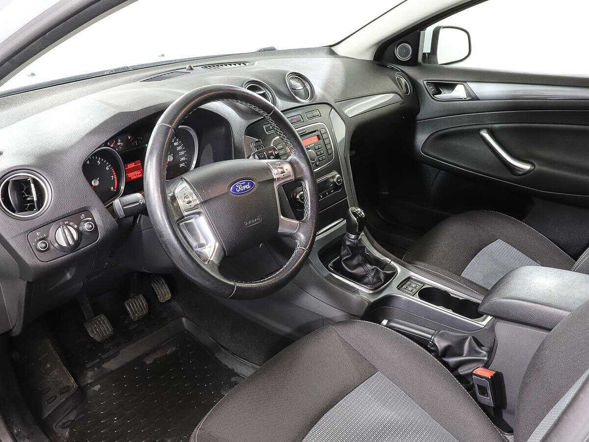 Ford Mondeo б/у, 2013, Механическая. Фото: #12