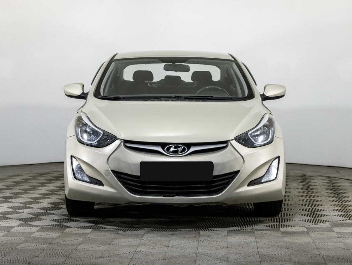 Hyundai Elantra б/у, 2015, Механическая. Фото: #1