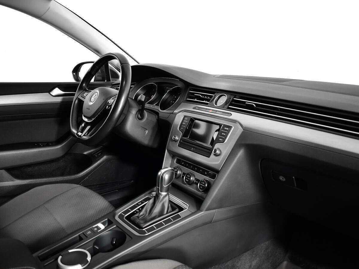 Volkswagen Passat б/у, 2017, Роботизированная. Фото: #8