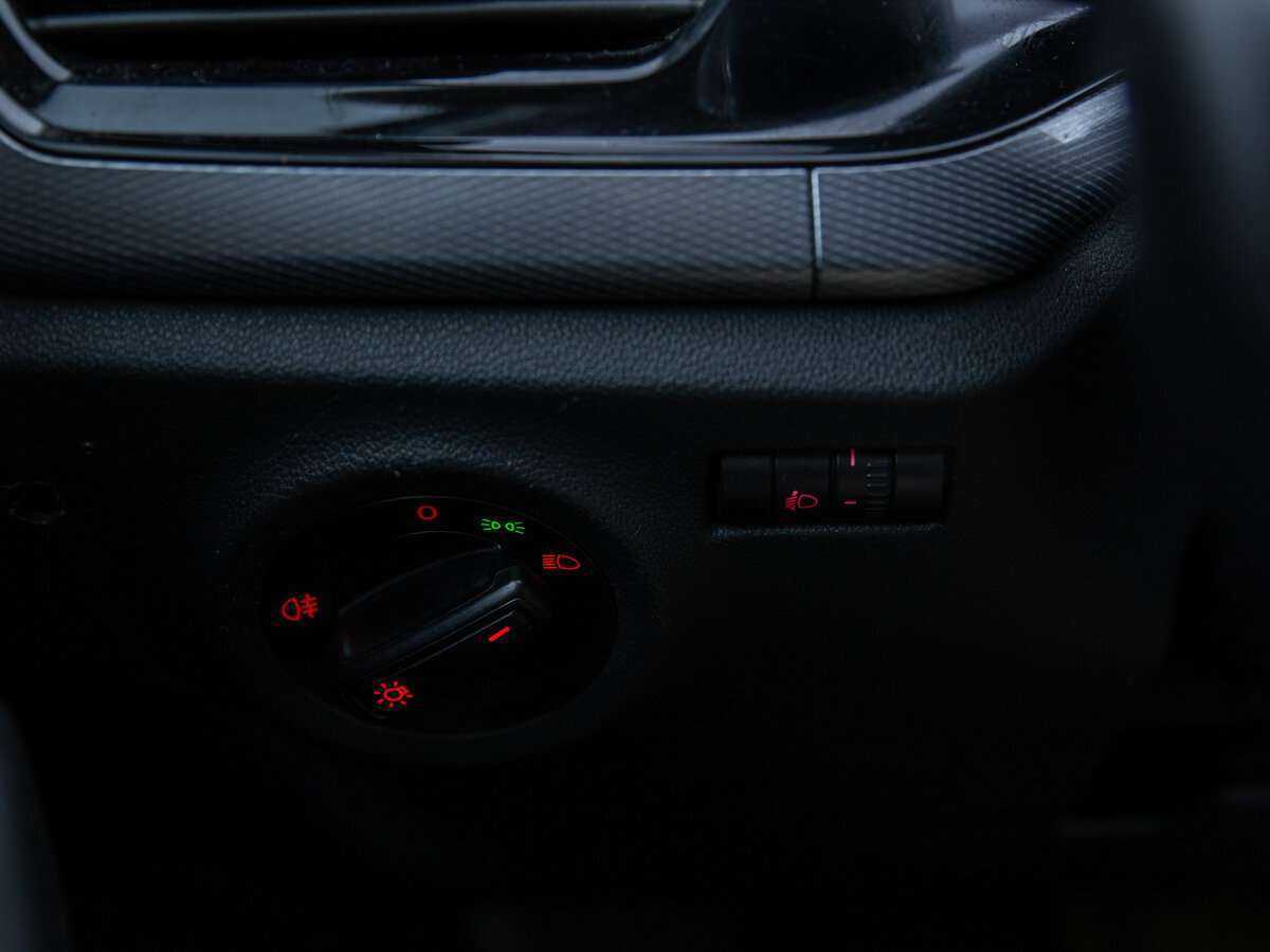 Volkswagen Polo б/у, 2020, Автоматическая. Фото: #9