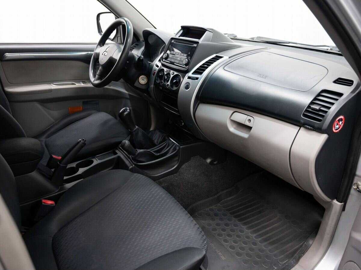 Mitsubishi Pajero Sport б/у, 2014, Механическая. Фото: #10