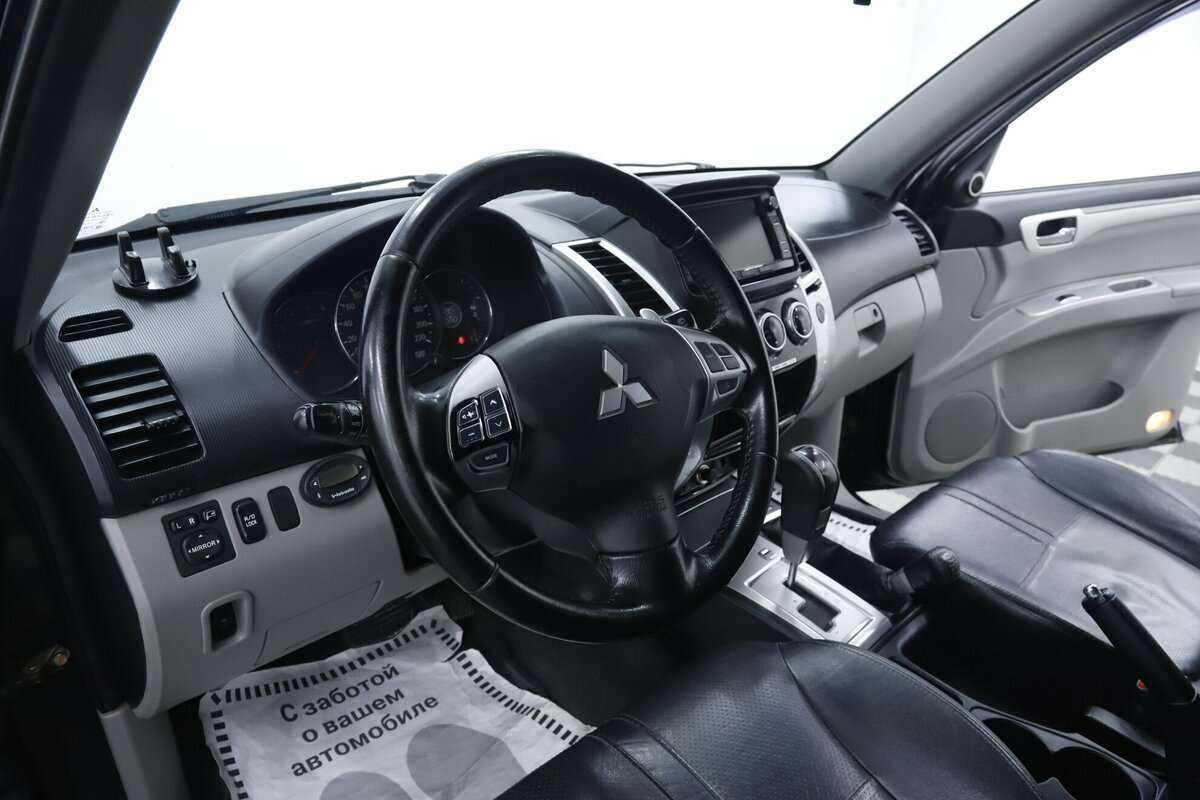 Mitsubishi Pajero Sport б/у, 2015, Автоматическая. Фото: #7