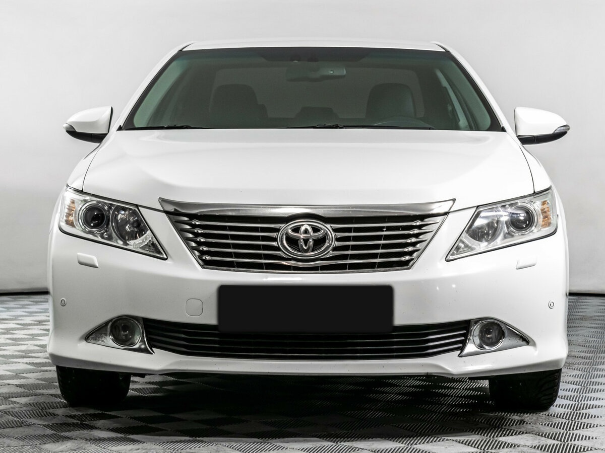Toyota Camry б/у, 2014, Автоматическая. Фото: #1