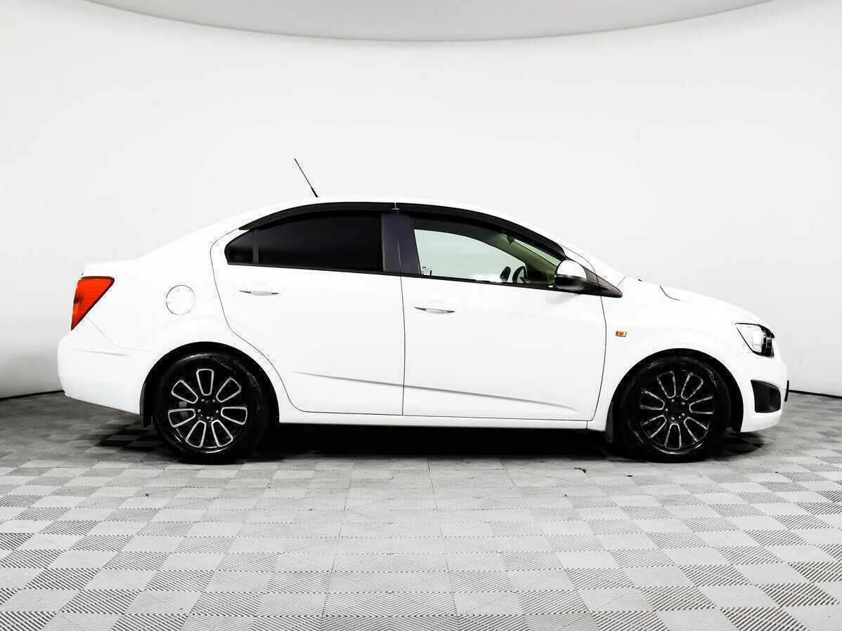 Chevrolet Aveo б/у, 2014, Механическая. Фото: #3