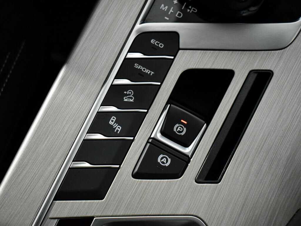 Geely Coolray б/у, 2022, Роботизированная. Фото: #10