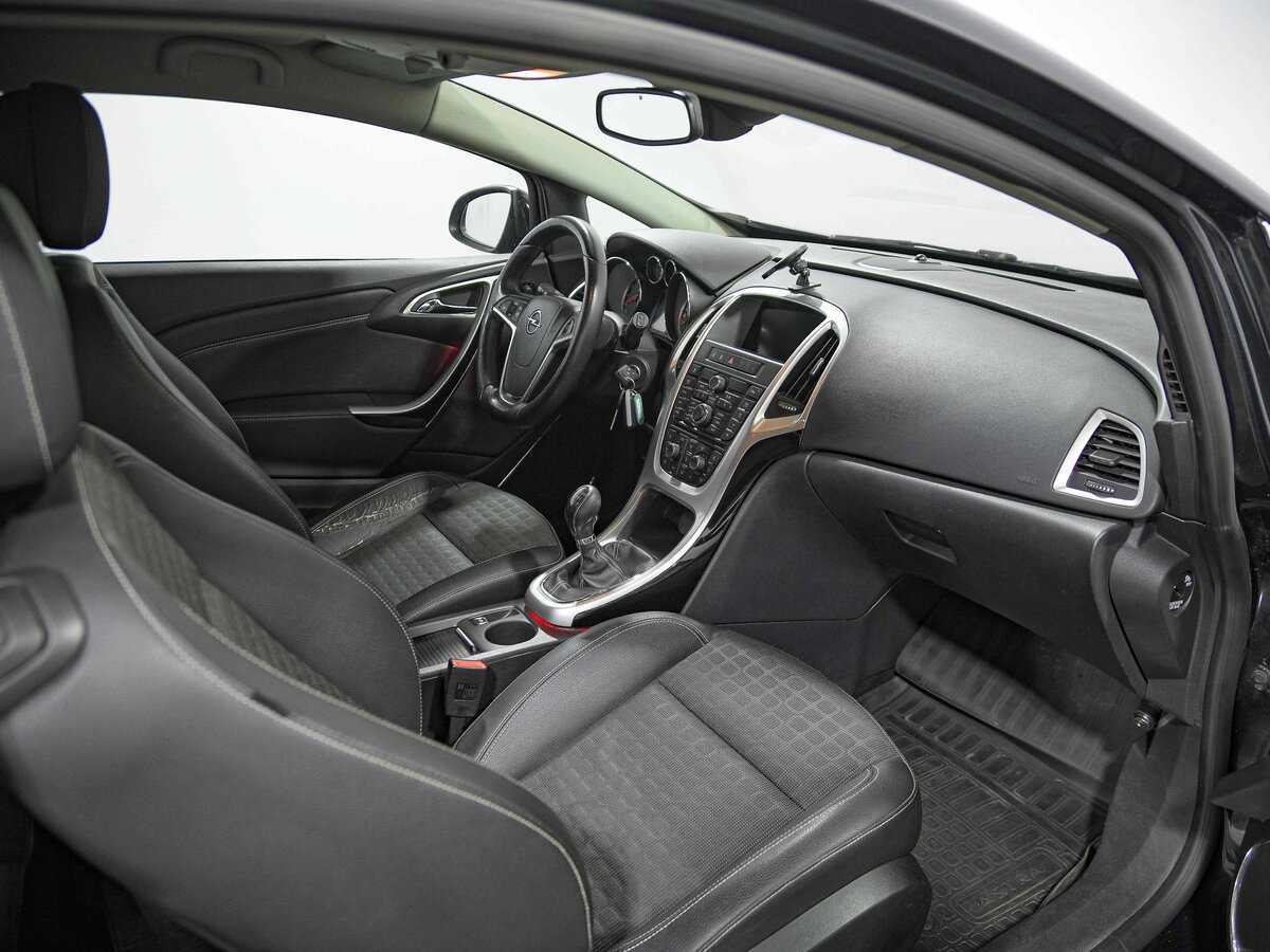 Opel Astra б/у, 2012, Механическая. Фото: #13