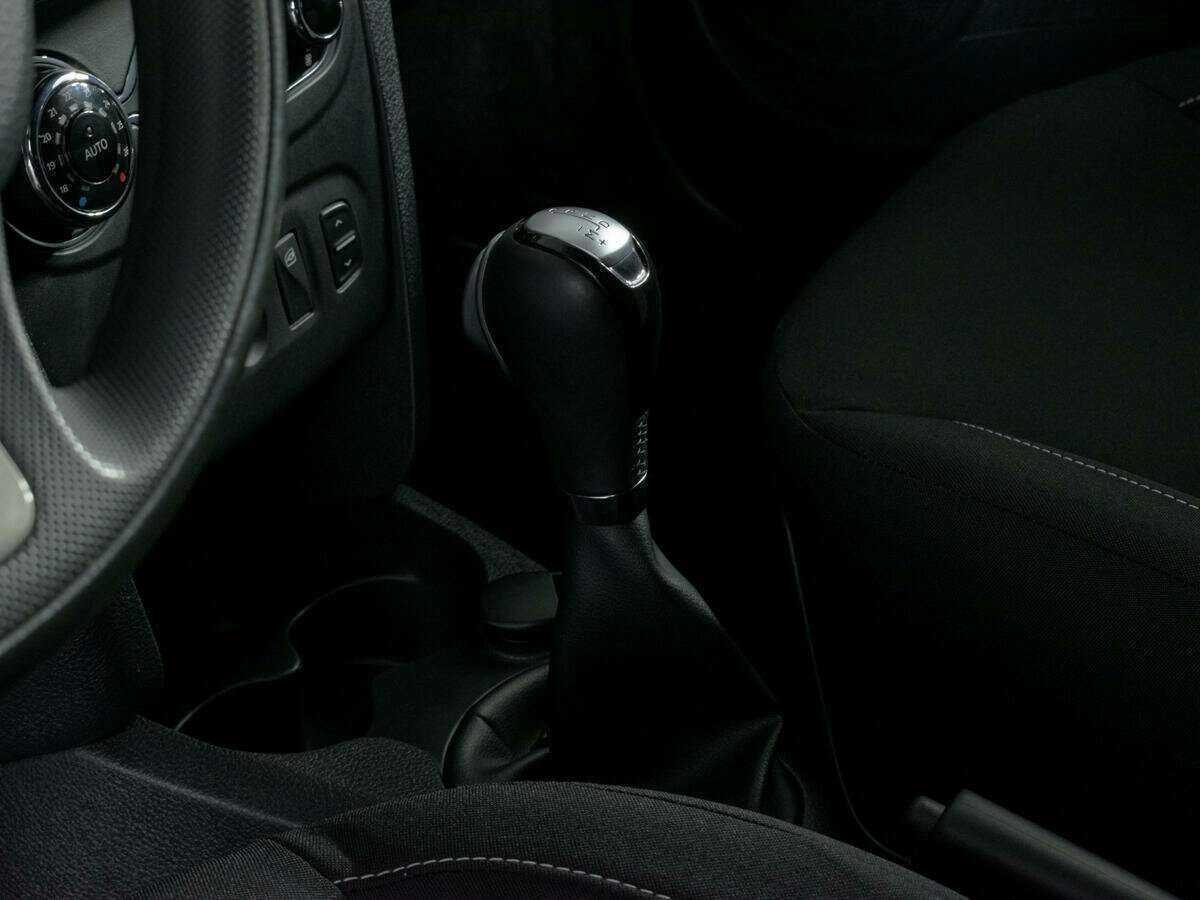 Renault Sandero б/у, 2017, Автоматическая. Фото: #12