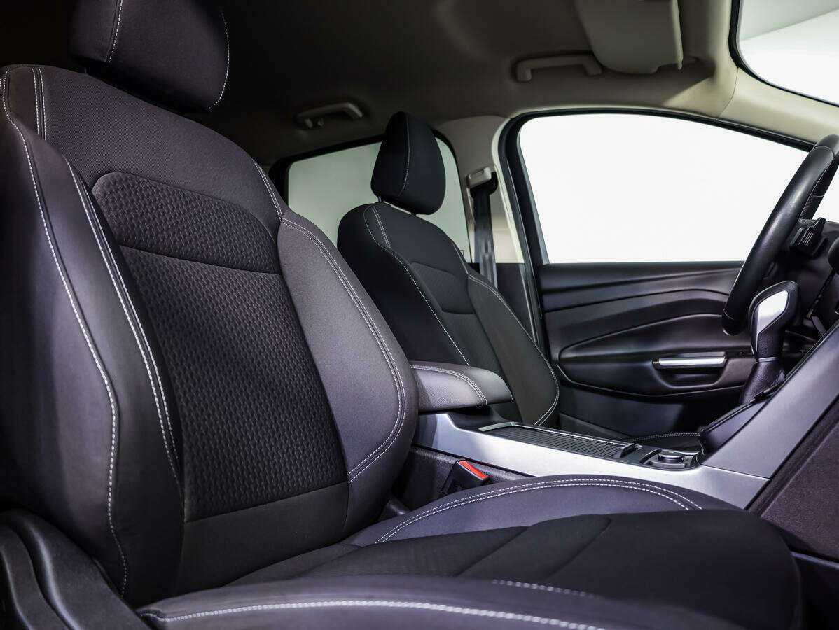 Ford Kuga б/у, 2017, Автоматическая. Фото: #9