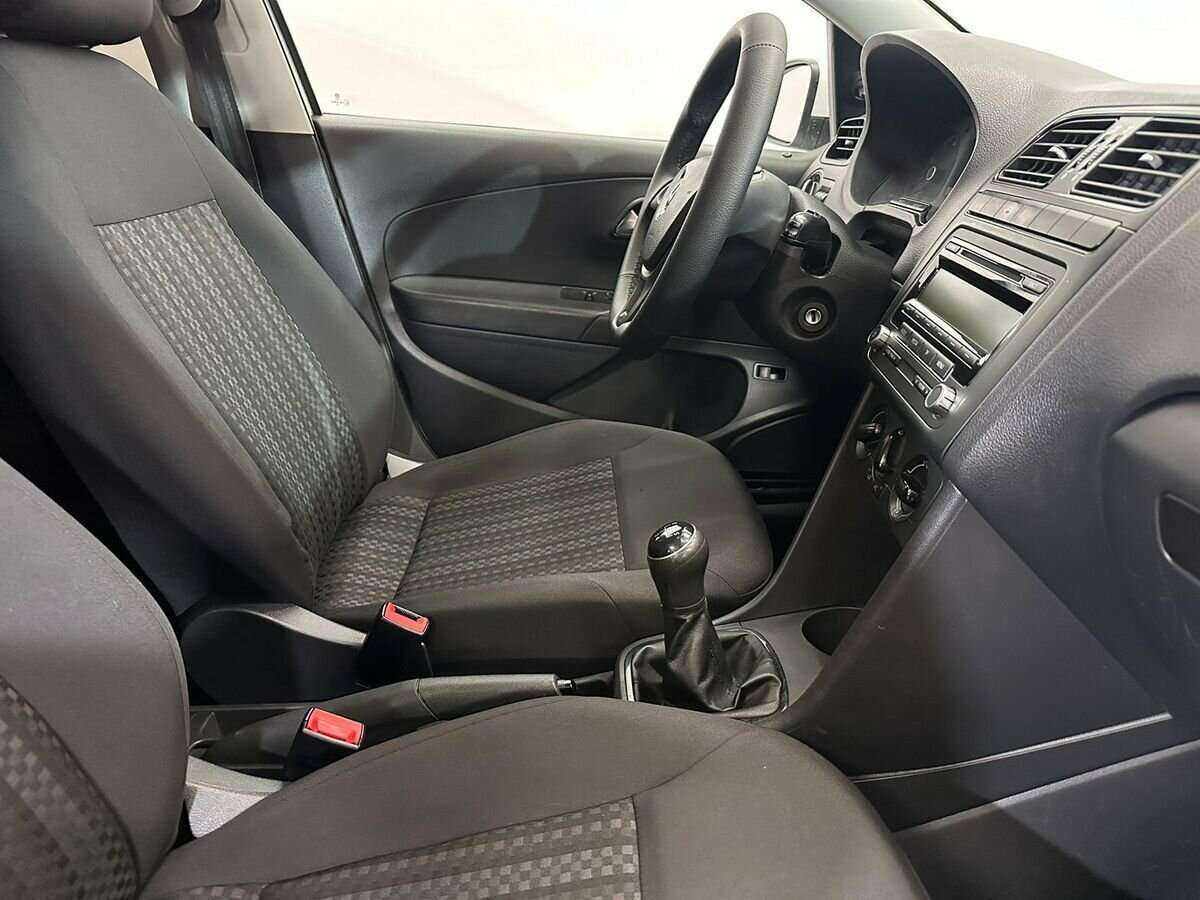 Volkswagen Polo б/у, 2019, Механическая. Фото: #8