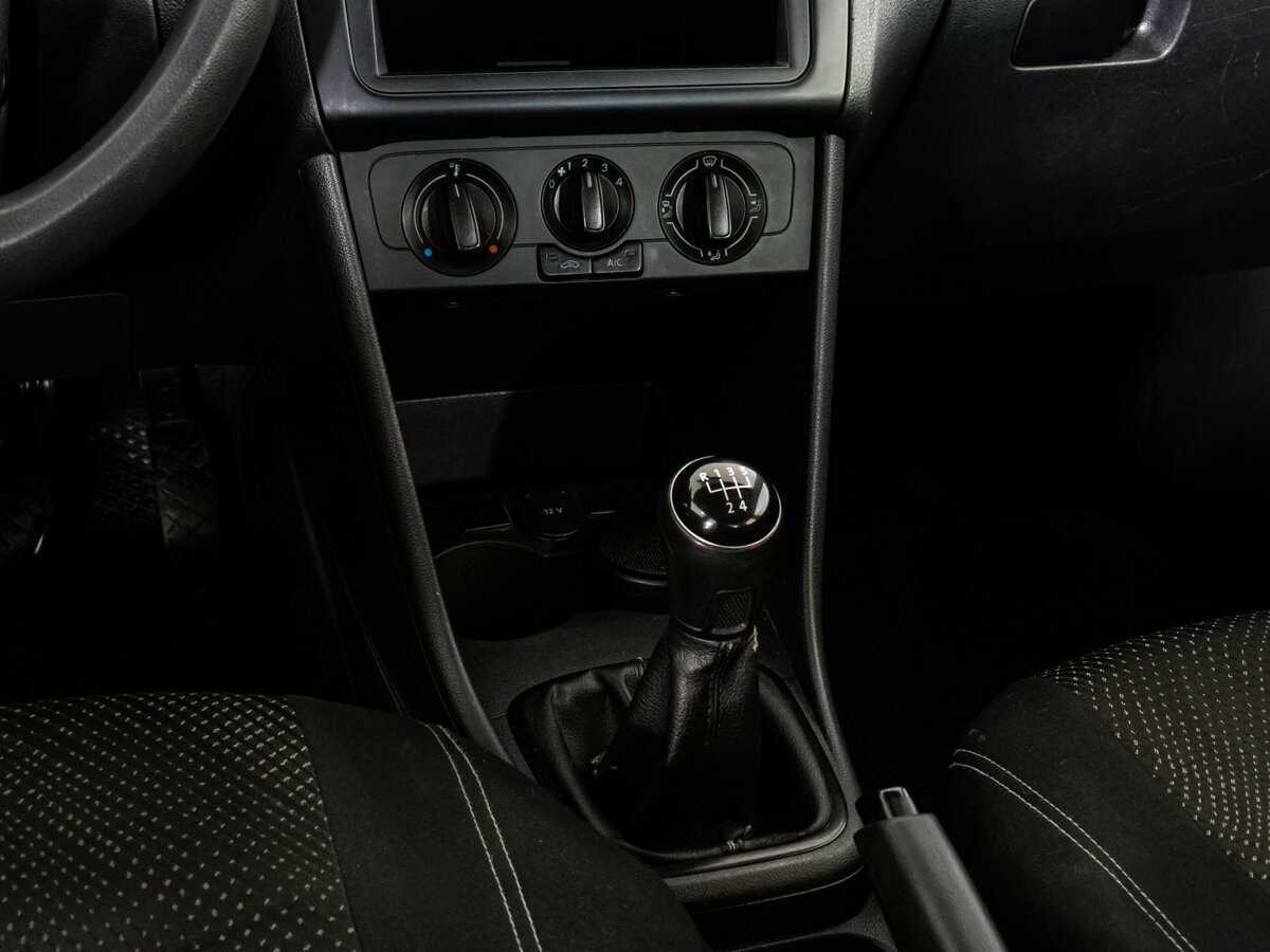 Volkswagen Polo б/у, 2017, Механическая. Фото: #9