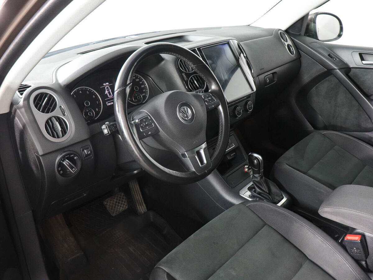 Volkswagen Tiguan б/у, 2016, Автоматическая. Фото: #6