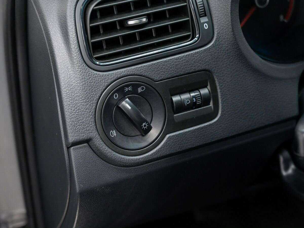 Volkswagen Polo б/у, 2020, Механическая. Фото: #15