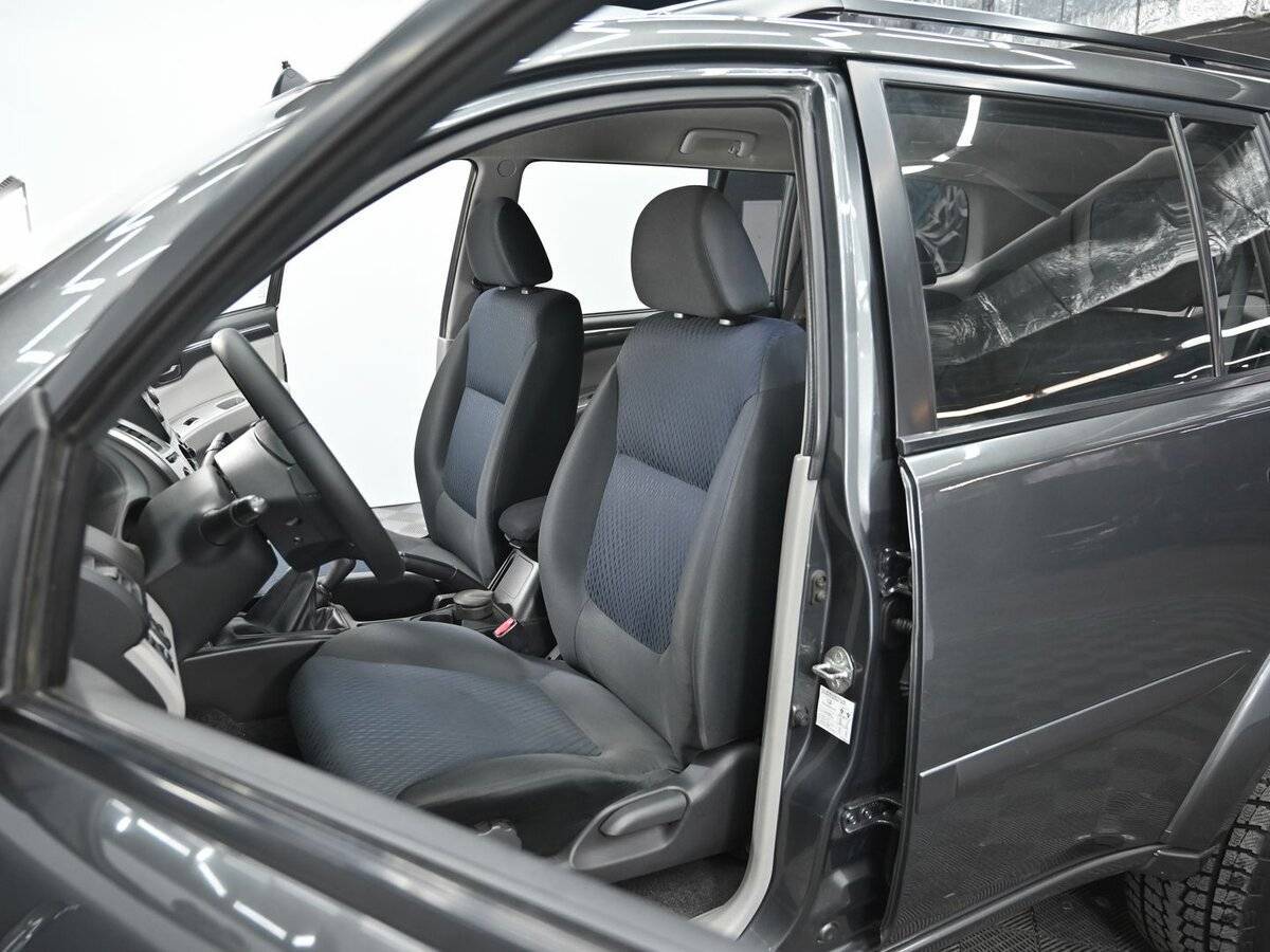 Mitsubishi Pajero Sport б/у, 2014, Механическая. Фото: #5