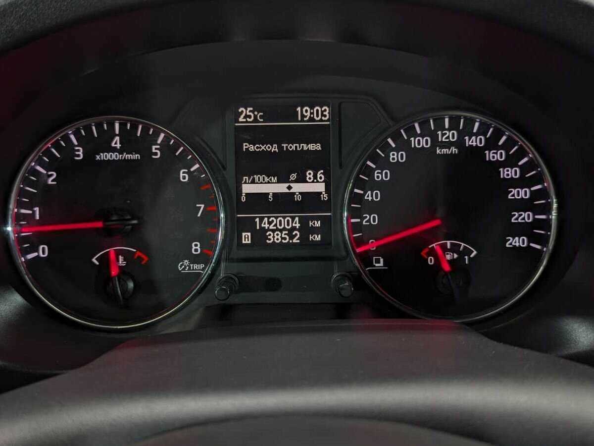 Nissan X-Trail б/у, 2013, Механическая. Фото: #11