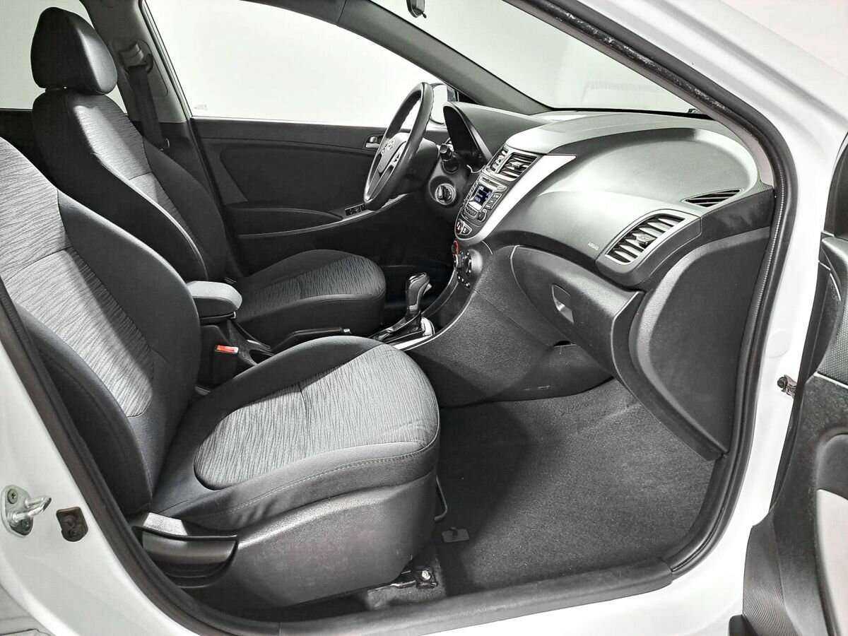 Hyundai Solaris б/у, 2015, Автоматическая. Фото: #6