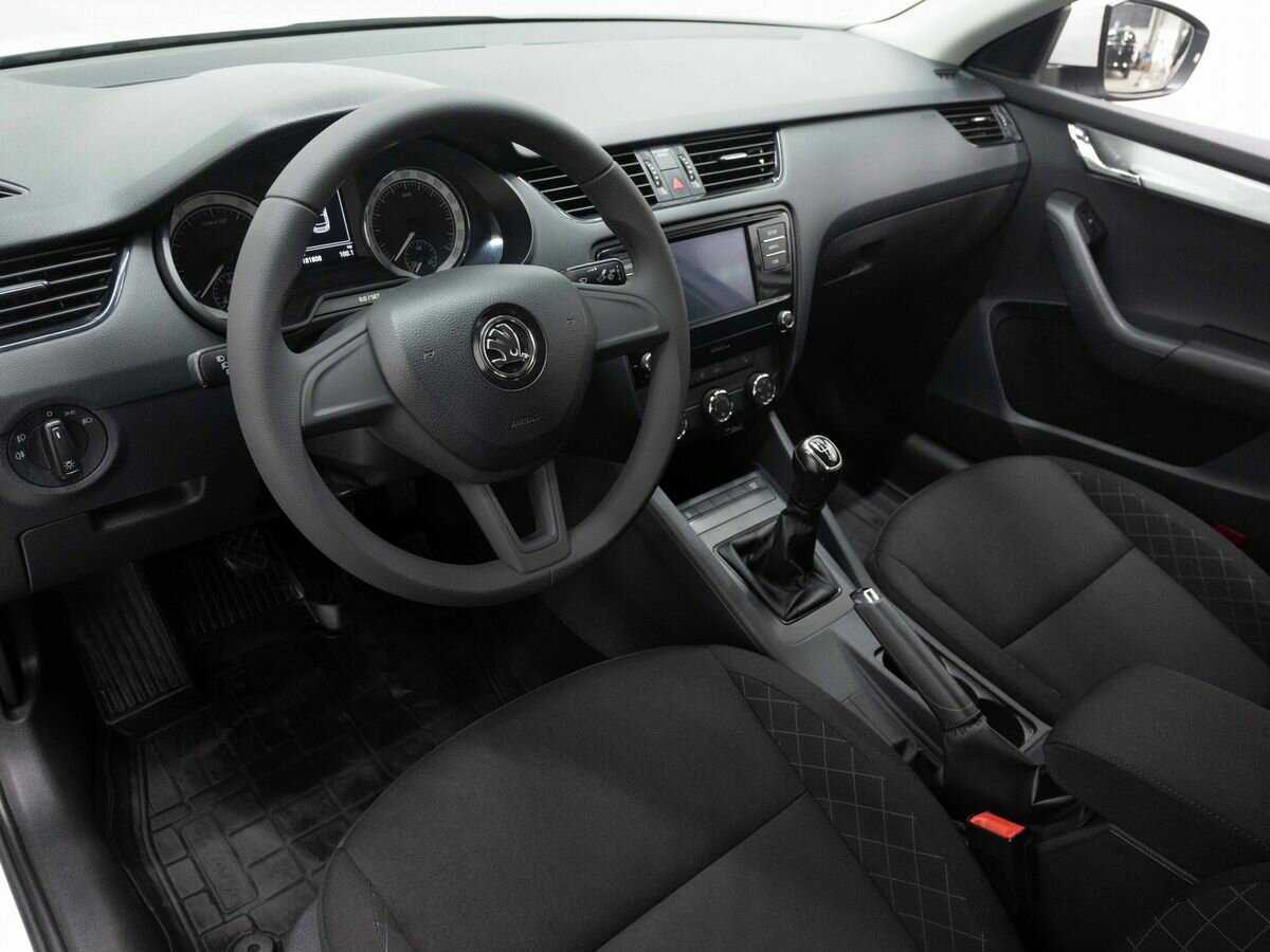 Skoda Octavia б/у, 2019, Механическая. Фото: #8