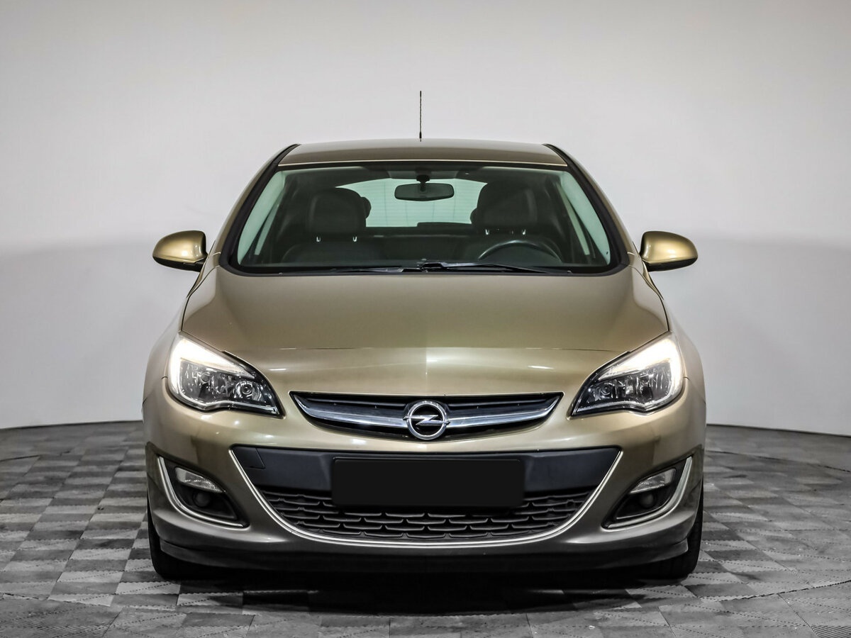 Opel Astra б/у, 2012, Механическая. Фото: #1