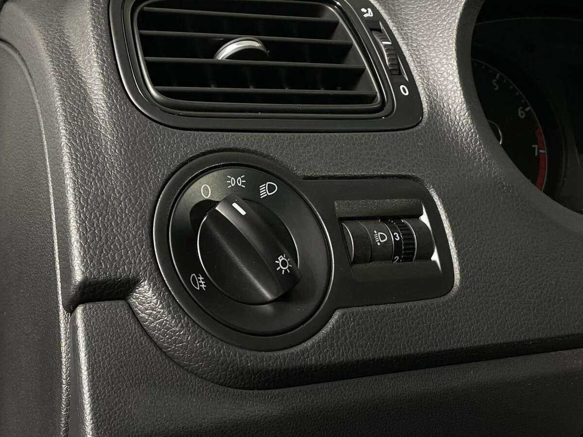 Volkswagen Polo б/у, 2019, Автоматическая. Фото: #7