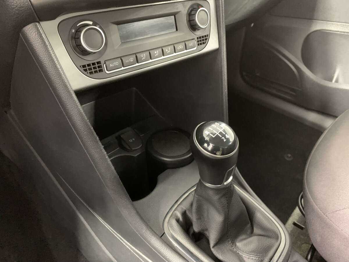 Volkswagen Polo б/у, 2019, Механическая. Фото: #12