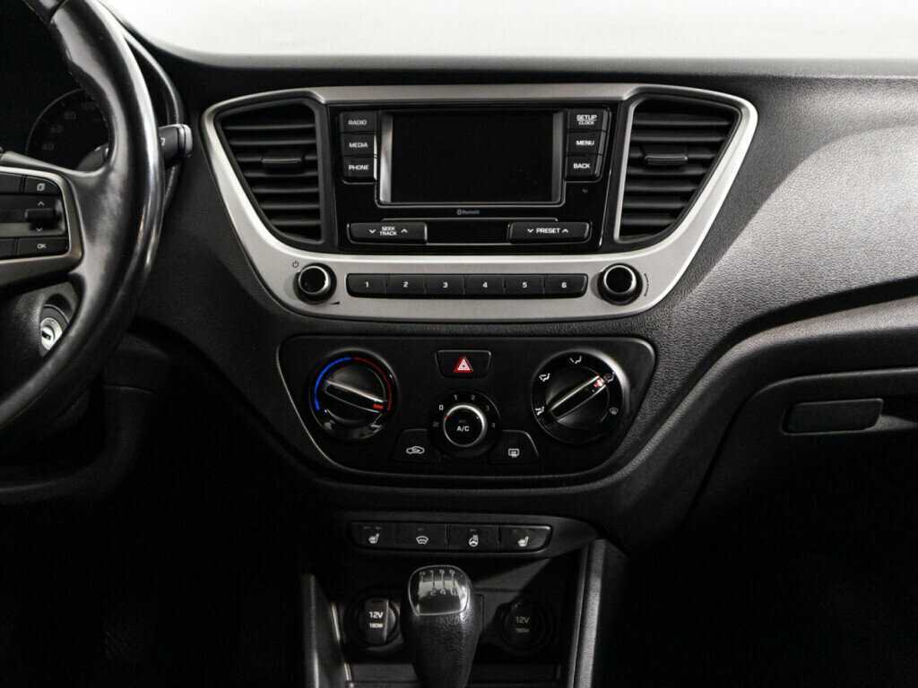 Hyundai Solaris б/у, 2018, Механическая. Фото: #13