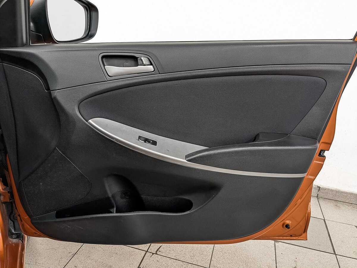 Hyundai Solaris б/у, 2015, Автоматическая. Фото: #21