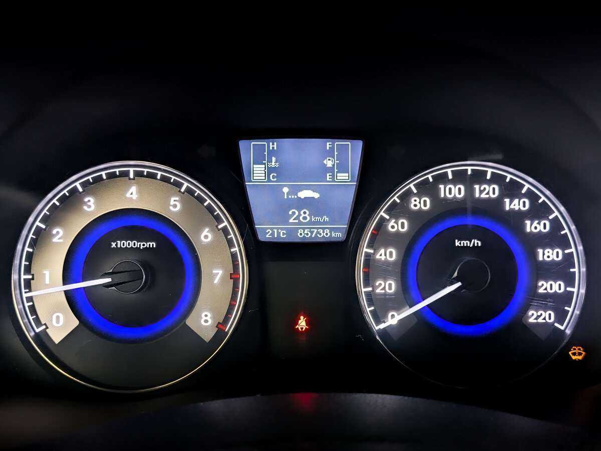 Hyundai Solaris б/у, 2016, Механическая. Фото: #10