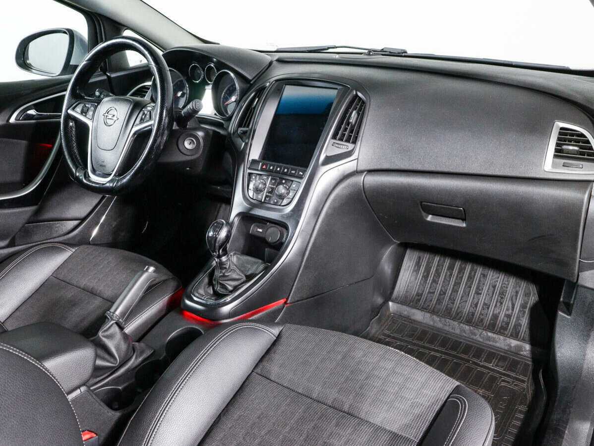 Opel Astra б/у, 2013, Механическая. Фото: #6