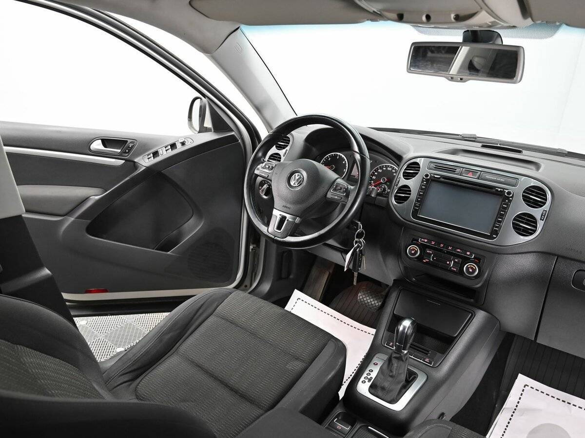 Volkswagen Tiguan б/у, 2012, Автоматическая. Фото: #6