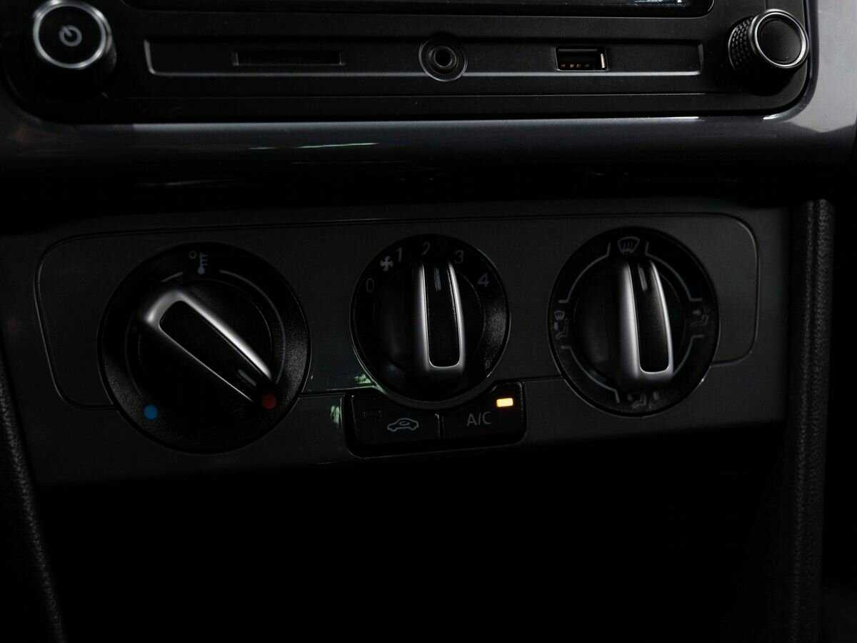 Volkswagen Polo б/у, 2020, Механическая. Фото: #21