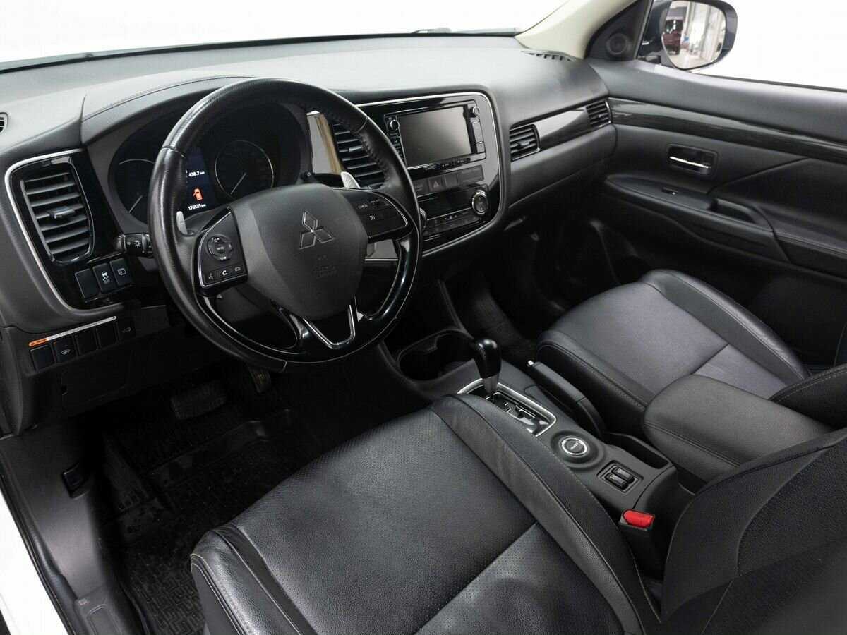 Mitsubishi Outlander б/у, 2016, Вариатор. Фото: #8