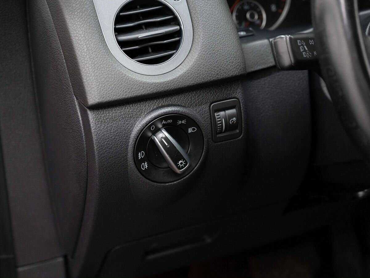 Volkswagen Tiguan б/у, 2012, Автоматическая. Фото: #15