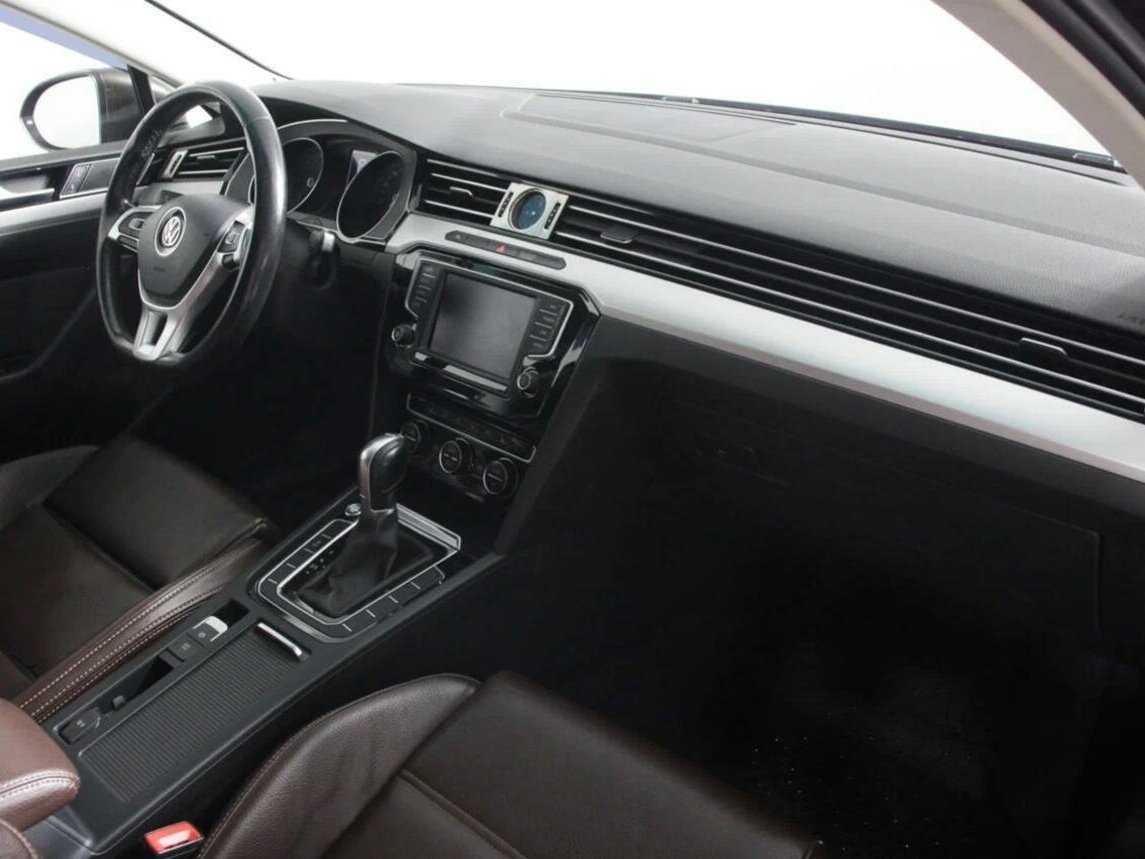 Volkswagen Passat б/у, 2017, Роботизированная. Фото: #8