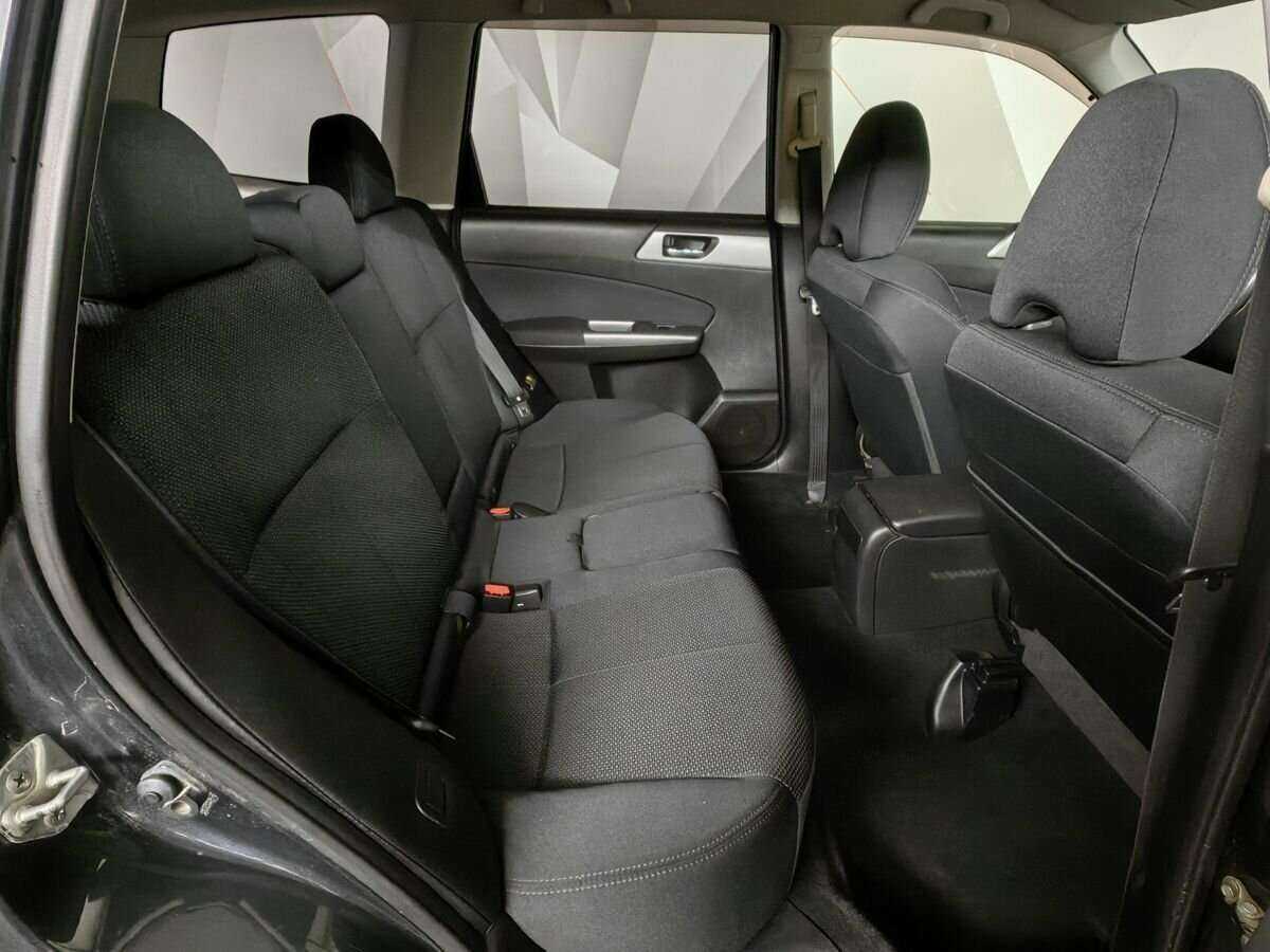 Subaru Forester б/у, 2012, Механическая. Фото: #11