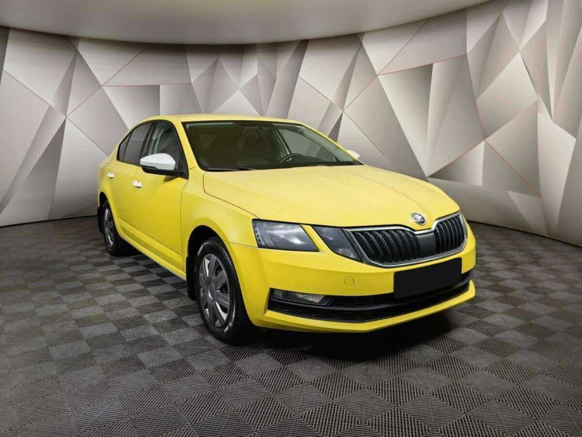 Skoda Octavia б/у, 2019, Механическая. Фото: #2