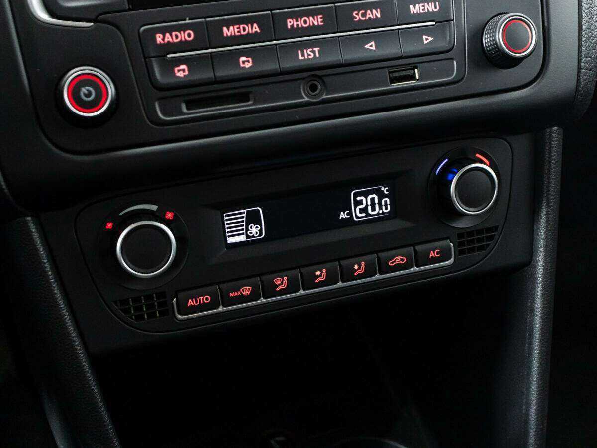 Volkswagen Polo б/у, 2014, Механическая. Фото: #14