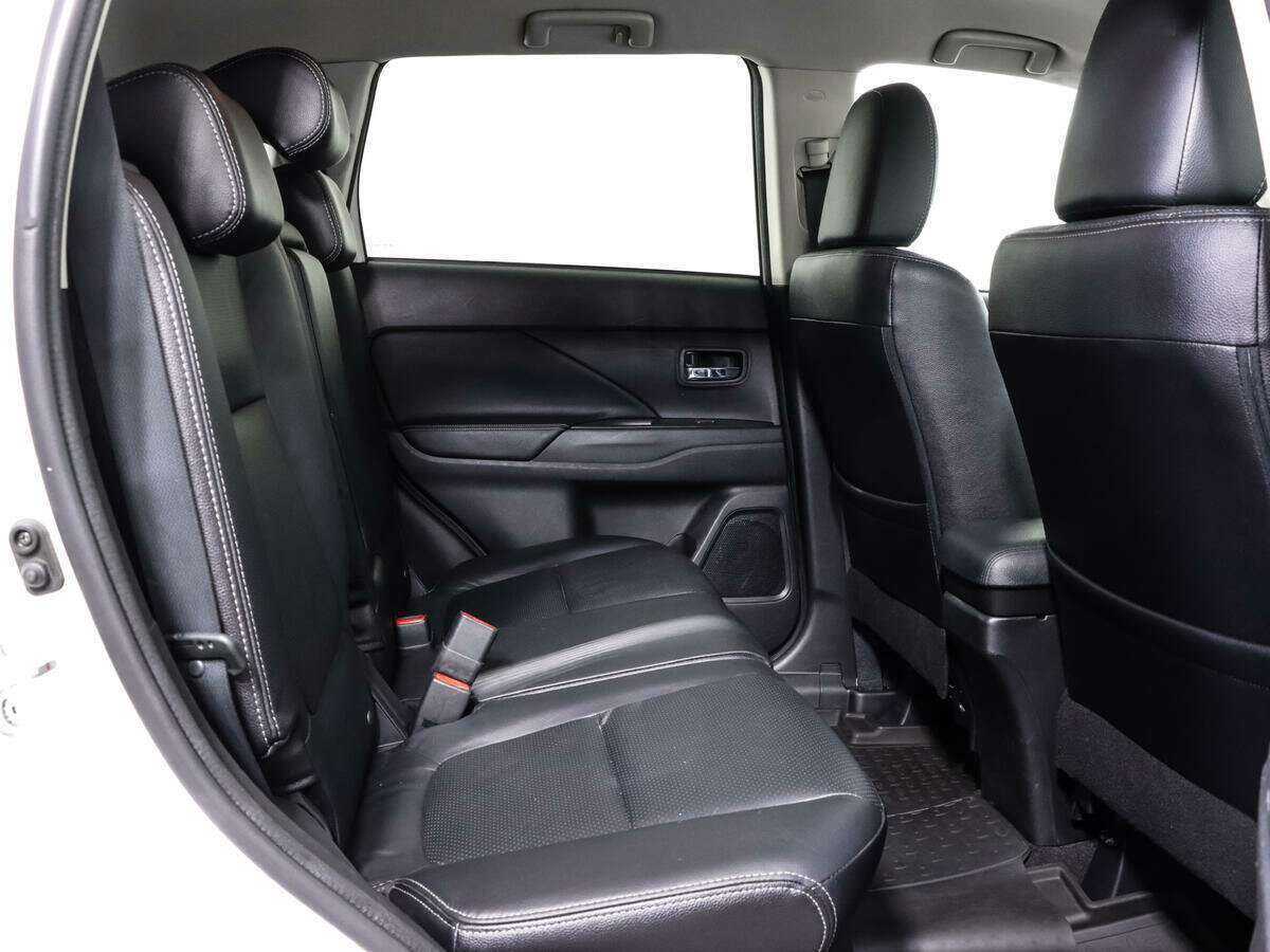Mitsubishi Outlander б/у, 2017, Вариатор. Фото: #8
