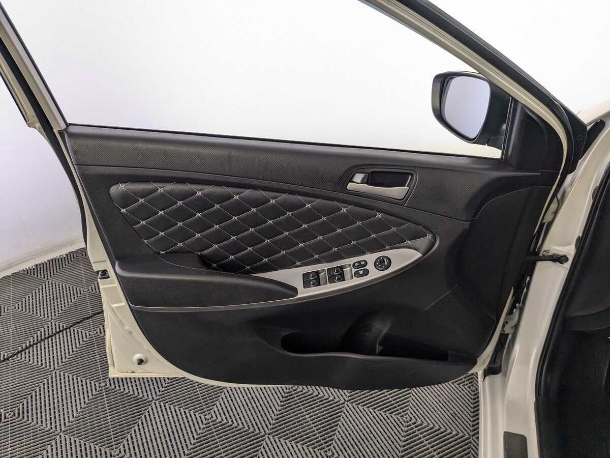 Hyundai Solaris б/у, 2015, Автоматическая. Фото: #14