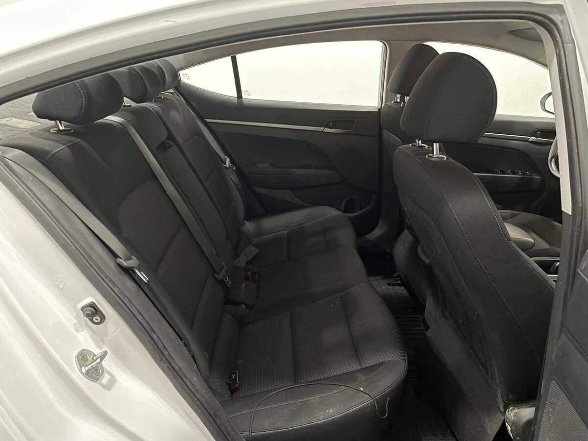 Hyundai Elantra б/у, 2016, Механическая. Фото: #4