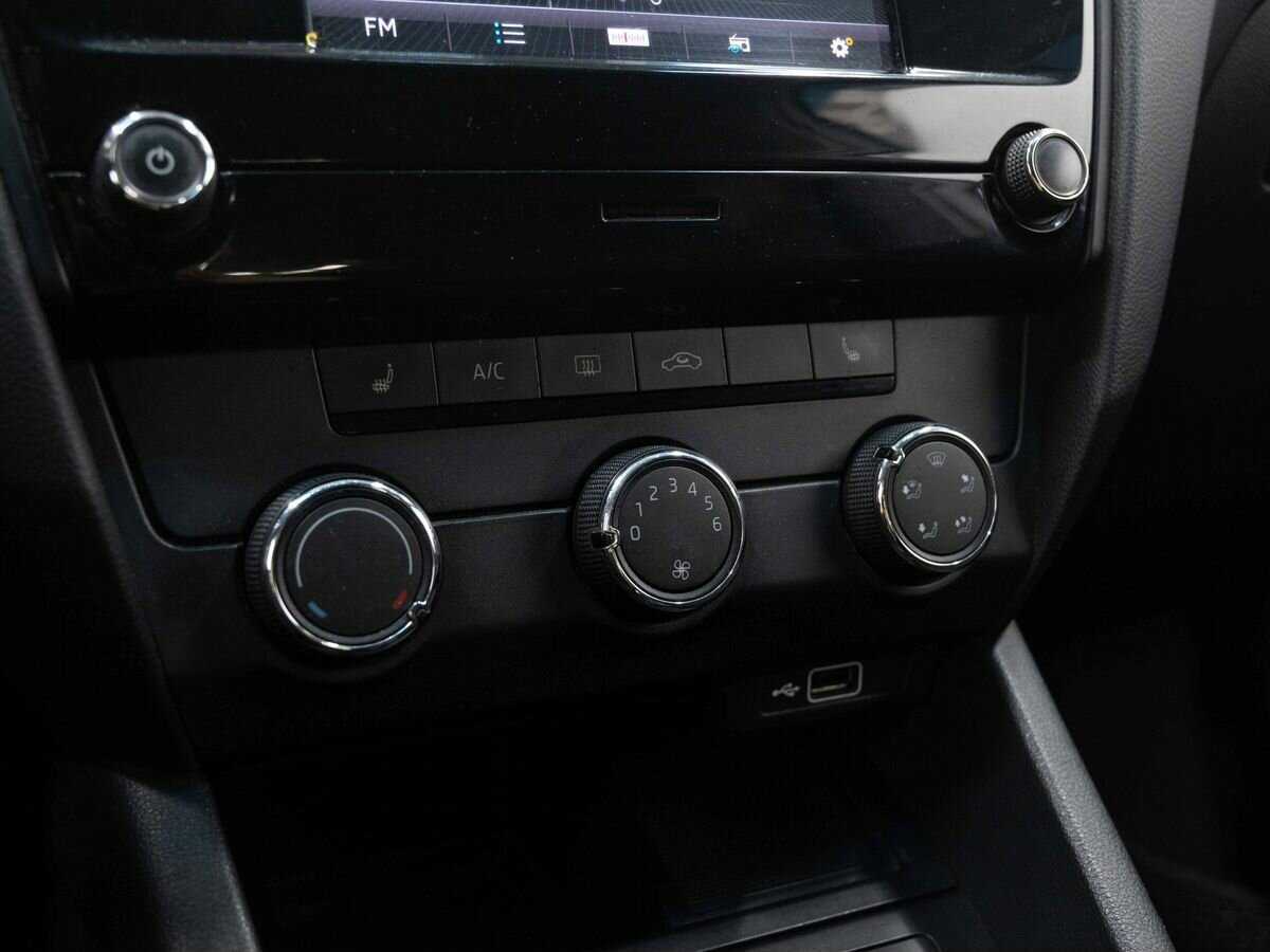 Skoda Octavia б/у, 2018, Механическая. Фото: #17