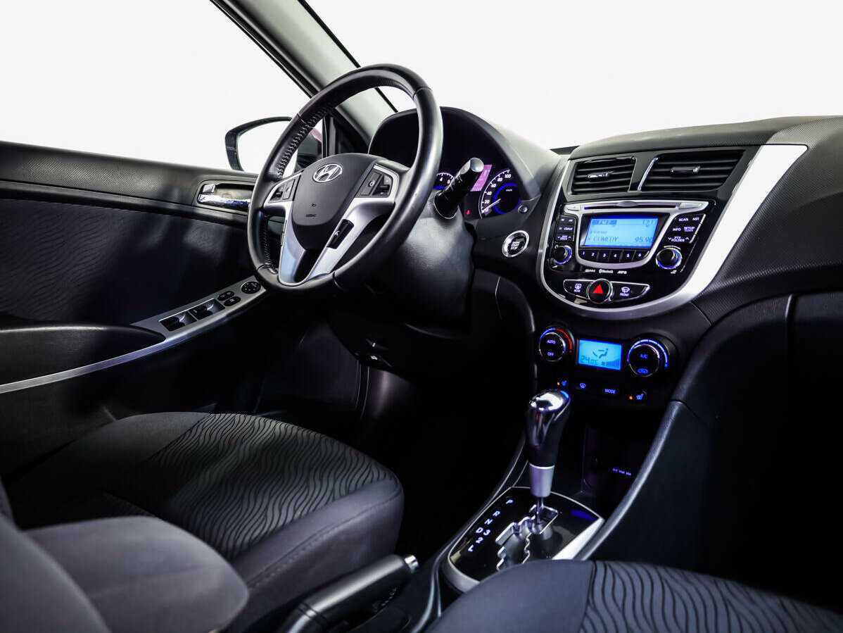 Hyundai Solaris б/у, 2012, Автоматическая. Фото: #7