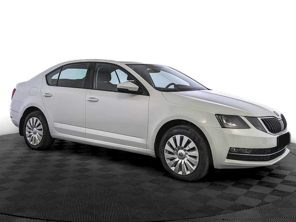 Skoda Octavia б/у, 2019, Механическая. Фото: #2