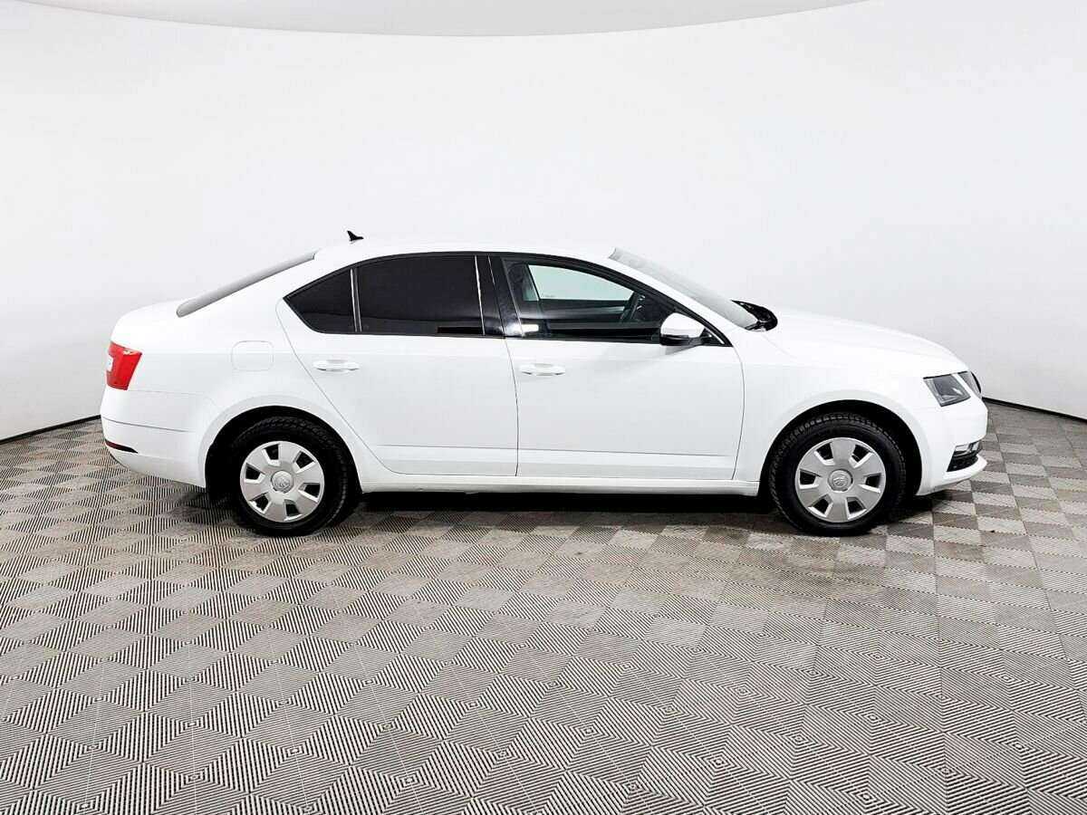 Skoda Octavia б/у, 2019, Механическая. Фото: #3