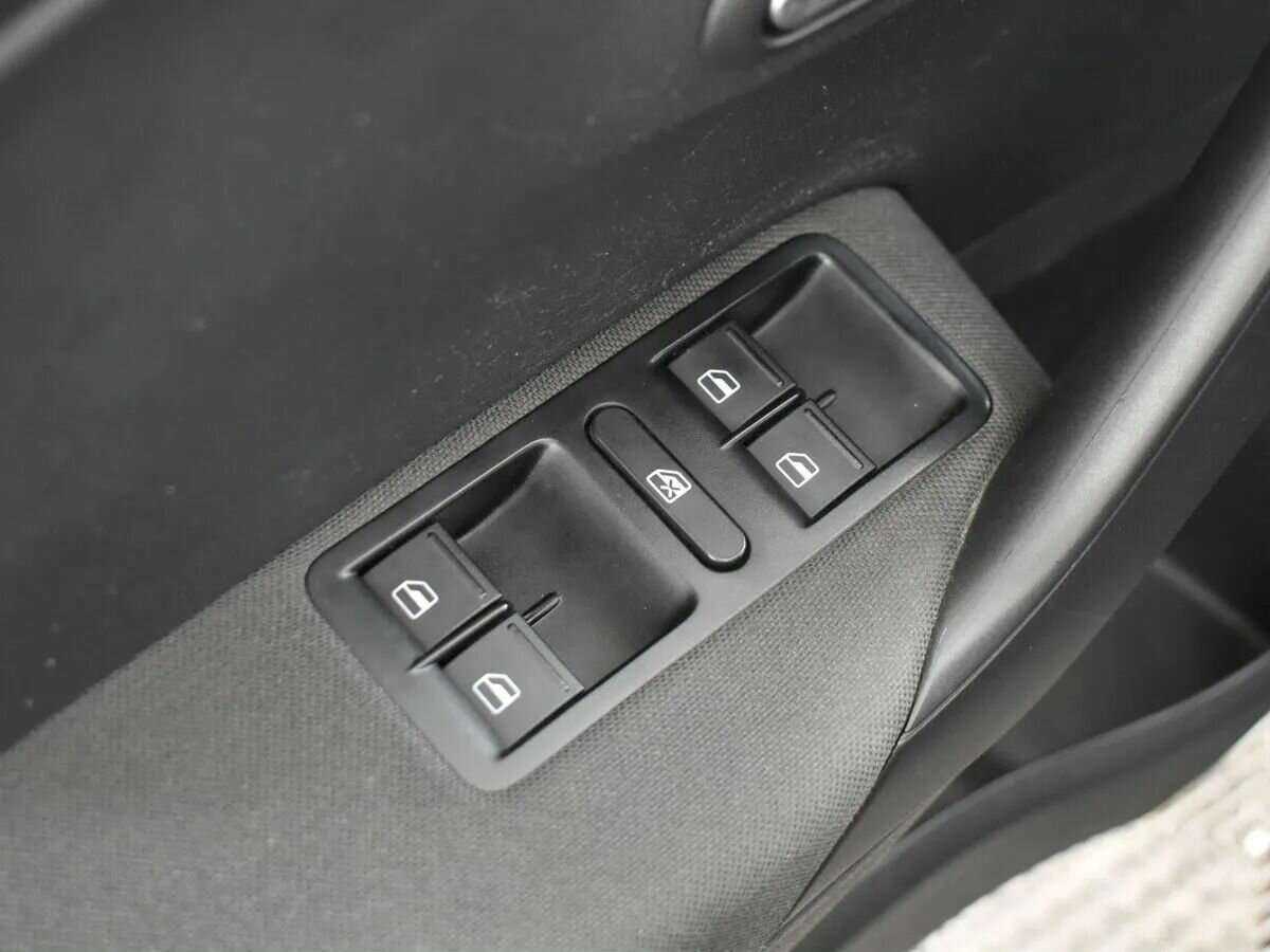 Volkswagen Polo б/у, 2017, Роботизированная. Фото: #7