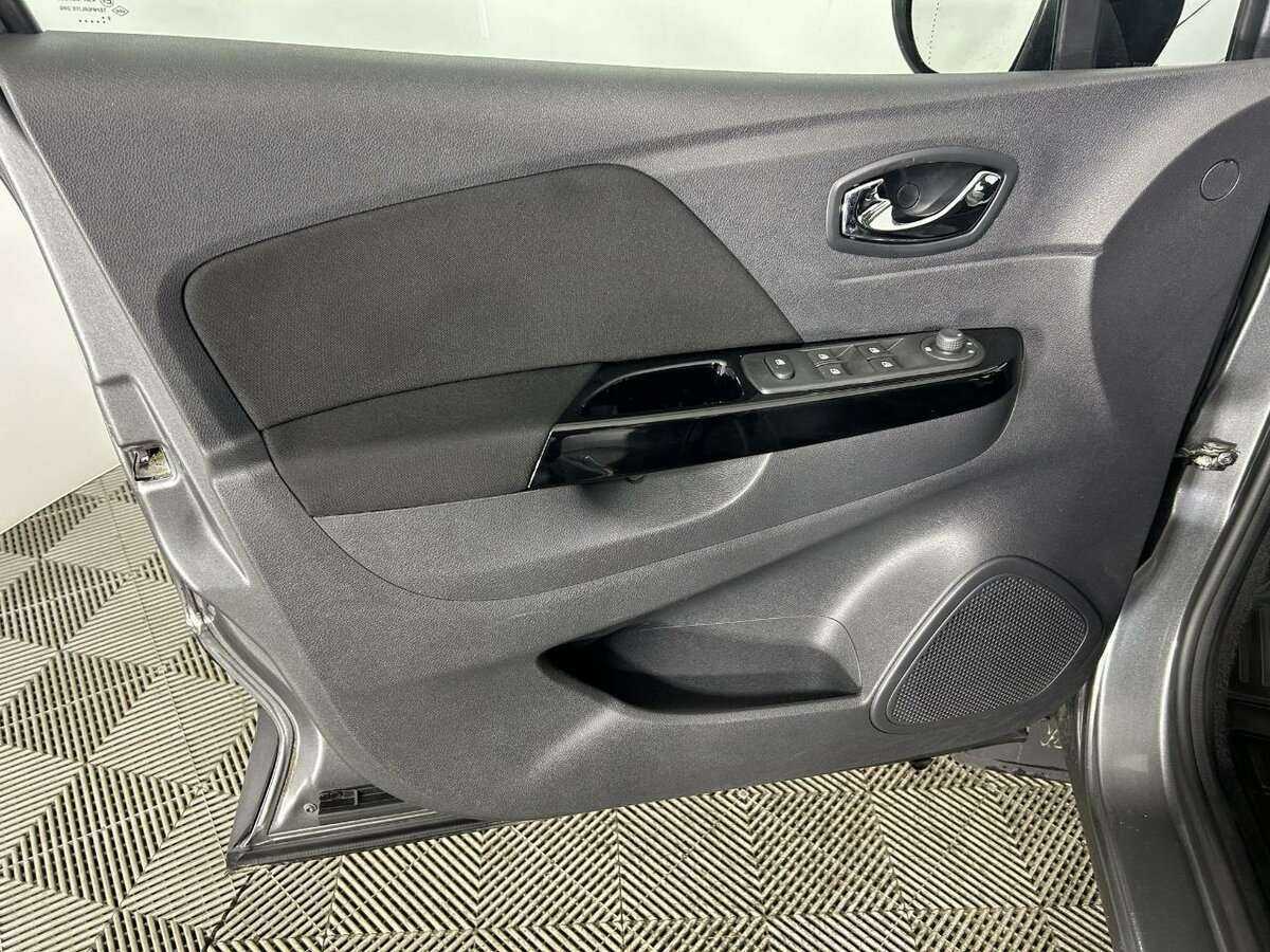 Renault Kaptur б/у, 2017, Вариатор. Фото: #7