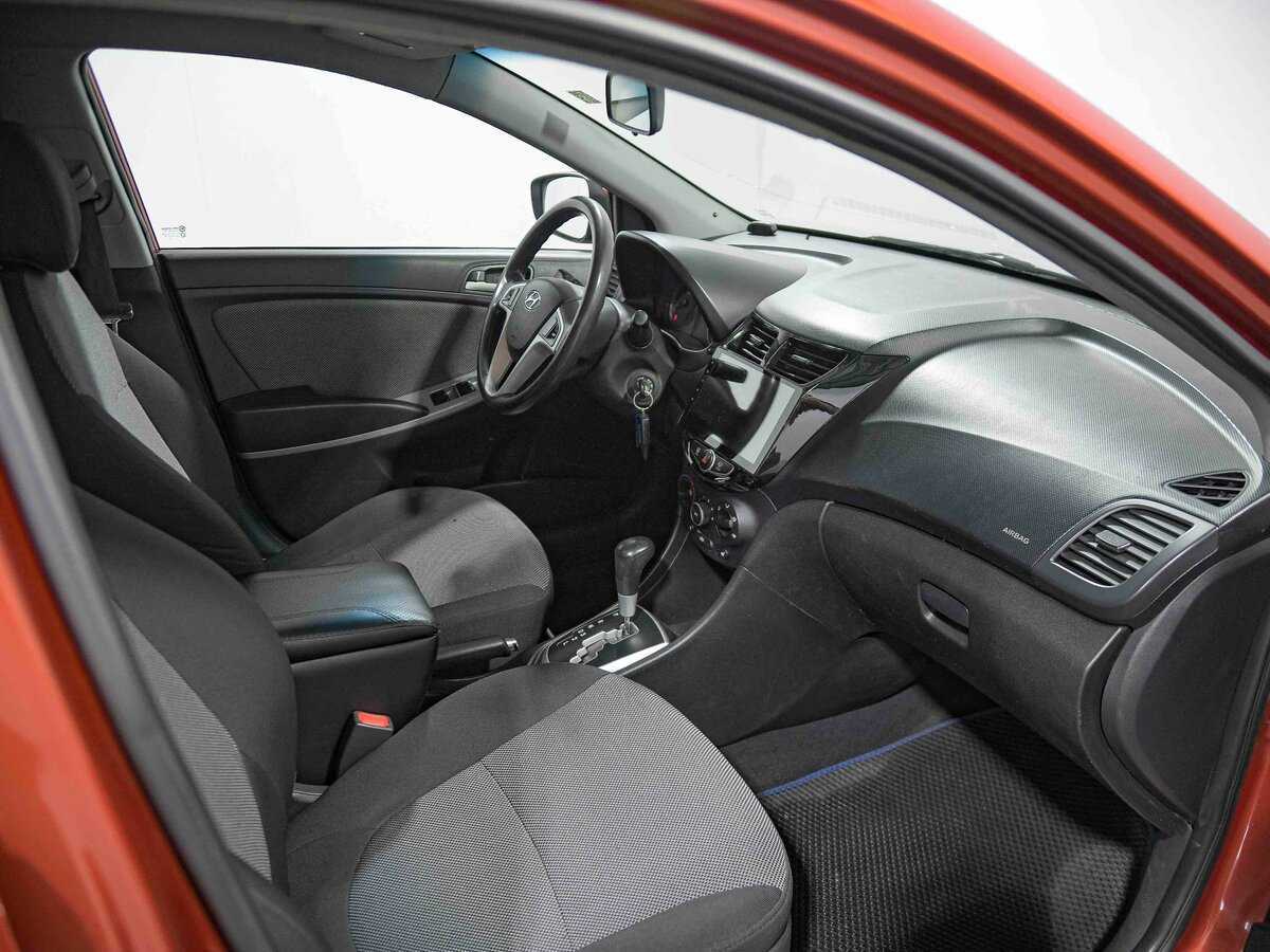 Hyundai Solaris б/у, 2012, Автоматическая. Фото: #11