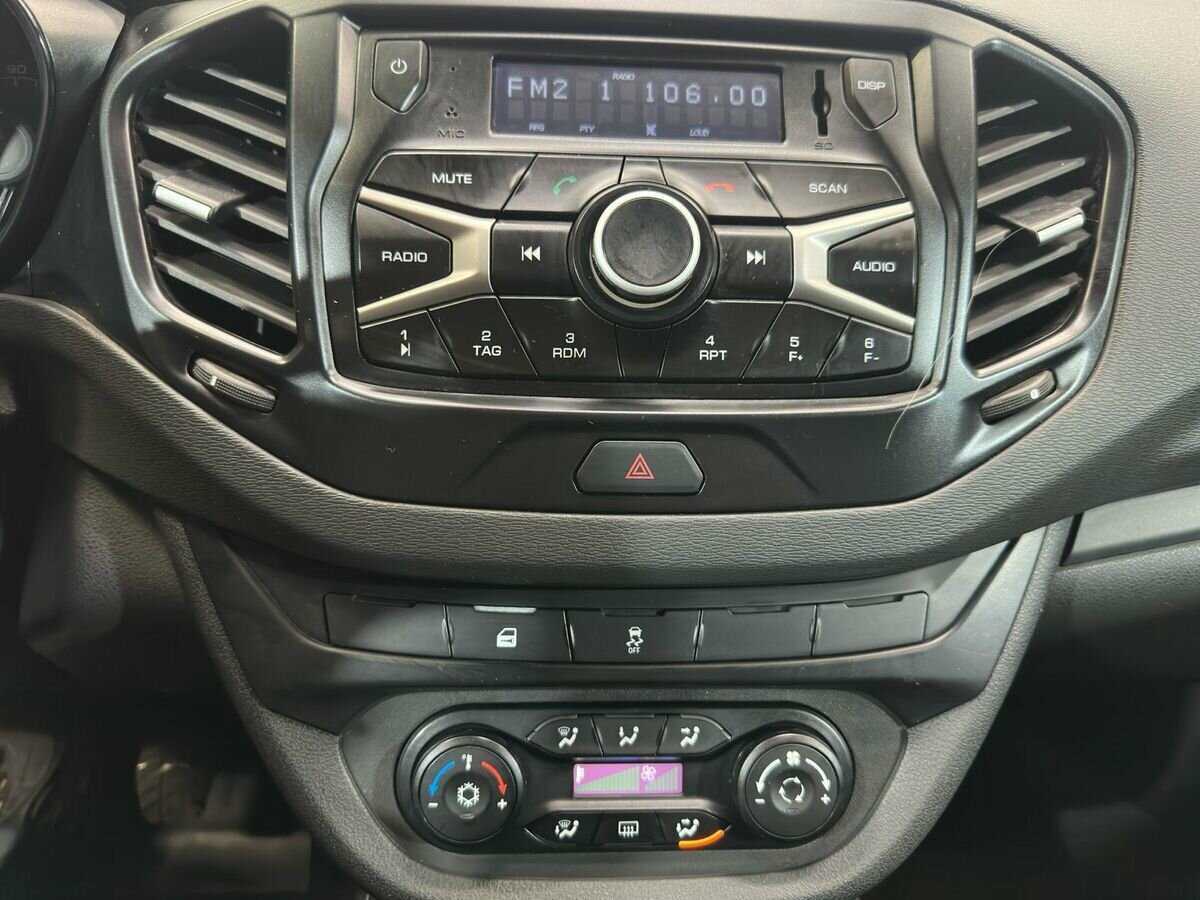 Lada (ВАЗ) Vesta б/у, 2016, Механическая. Фото: #12