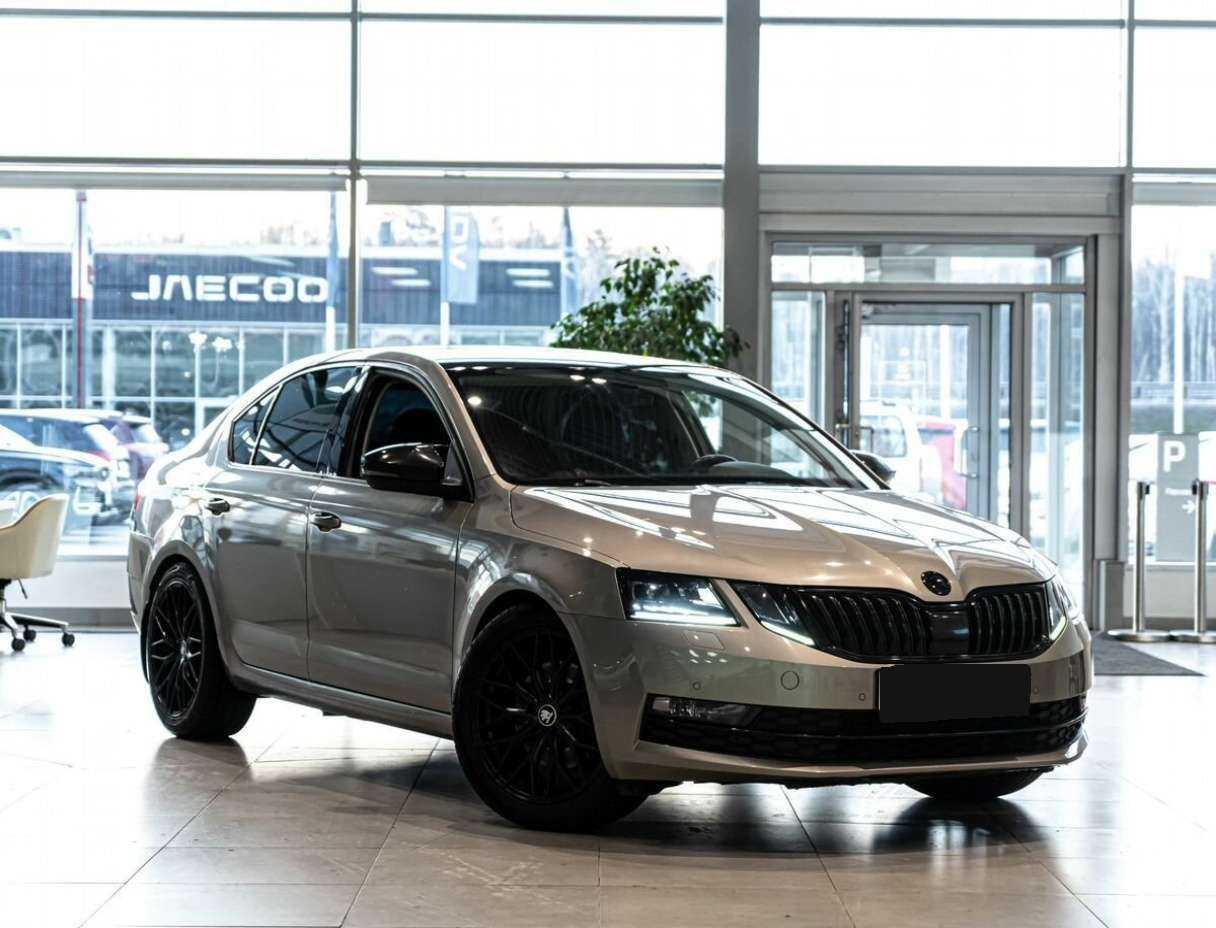 Skoda Octavia б/у, 2018, Роботизированная. Фото: #1