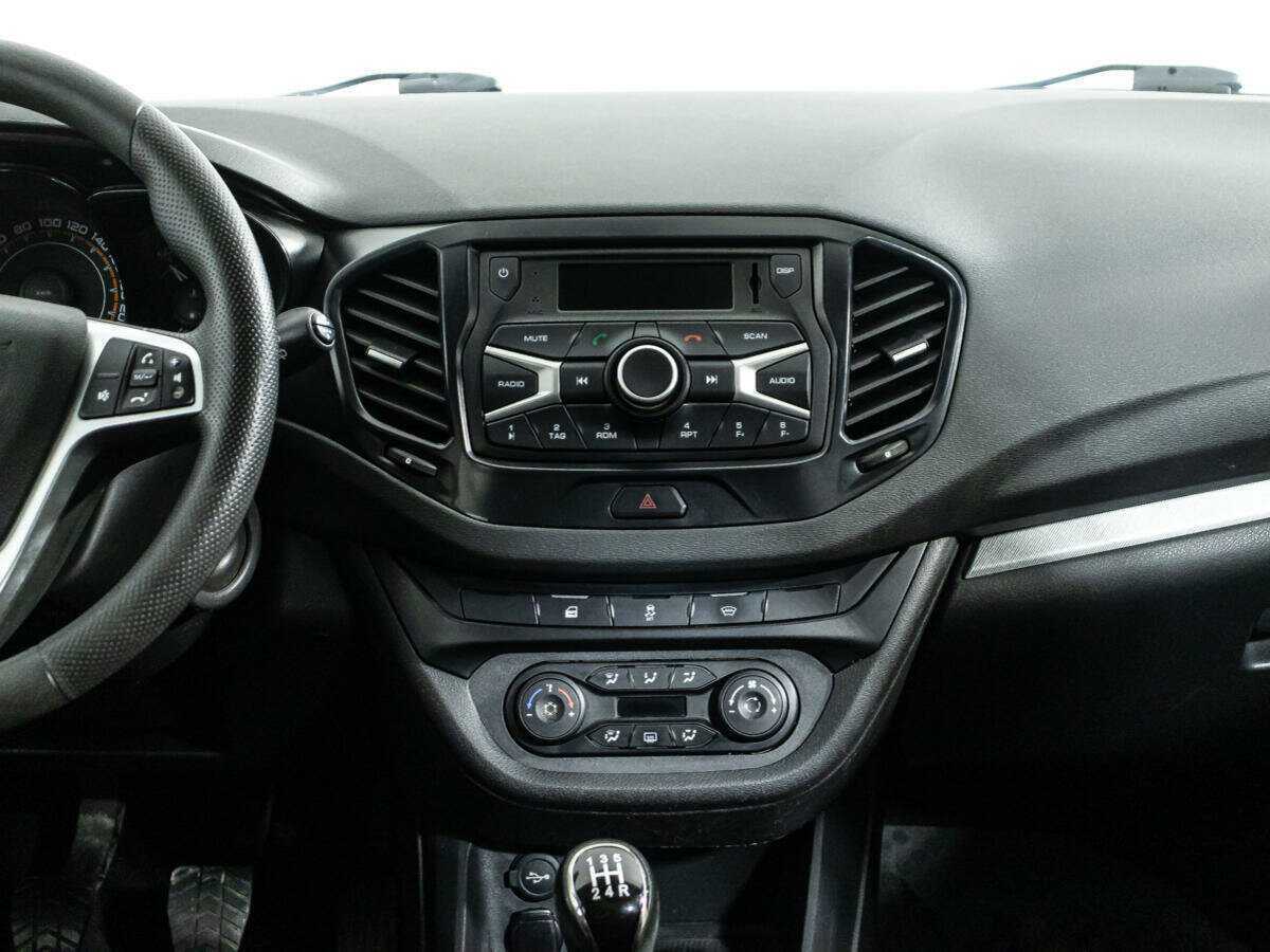 Lada (ВАЗ) Vesta б/у, 2017, Механическая. Фото: #13